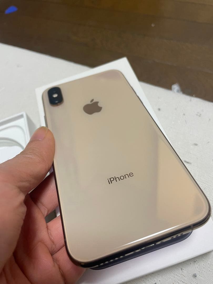L*a様 iPhone Xs 256GB sim フリー　バッテリー100%