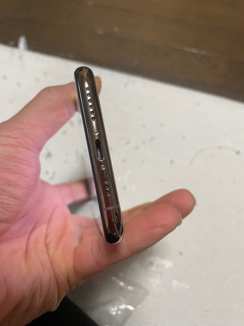 L*a様 iPhone Xs 256GB sim フリー　バッテリー100%