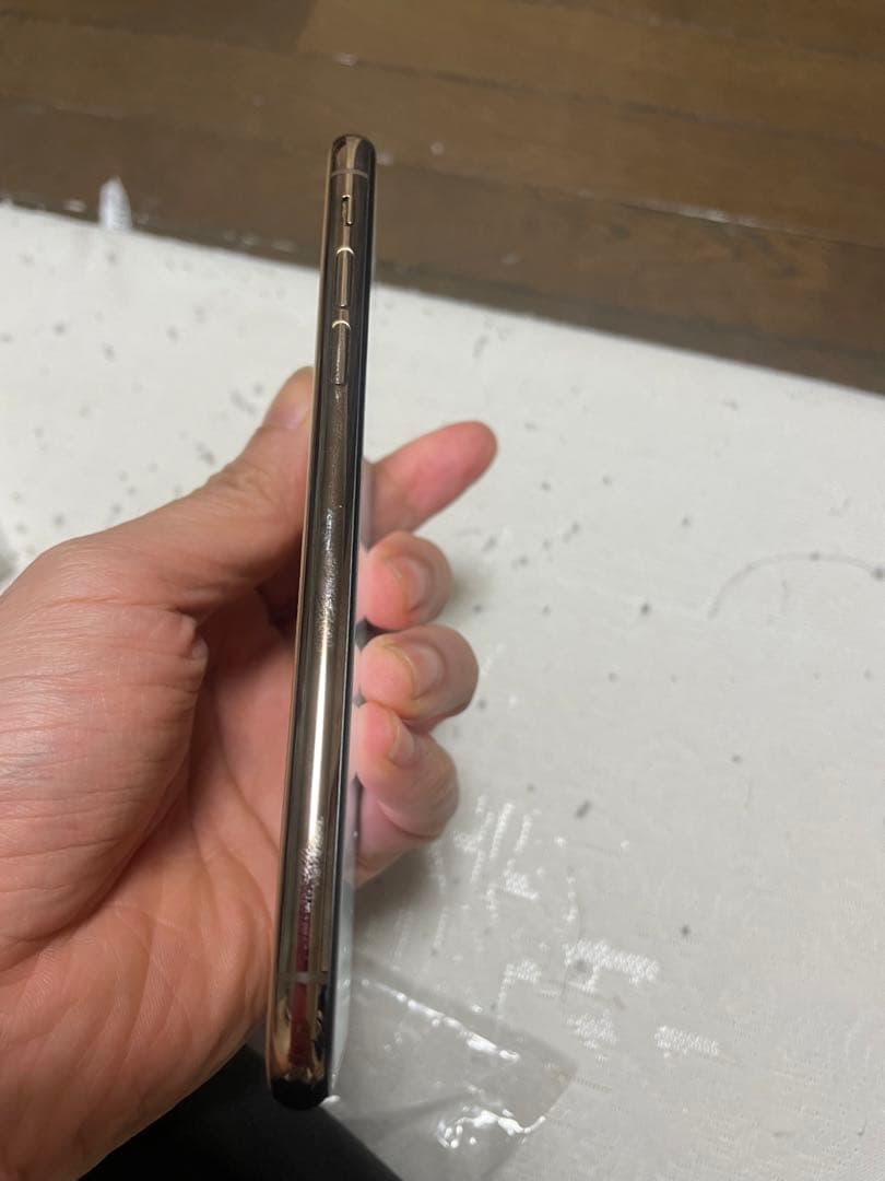 L*a様 iPhone Xs 256GB sim フリー　バッテリー100%