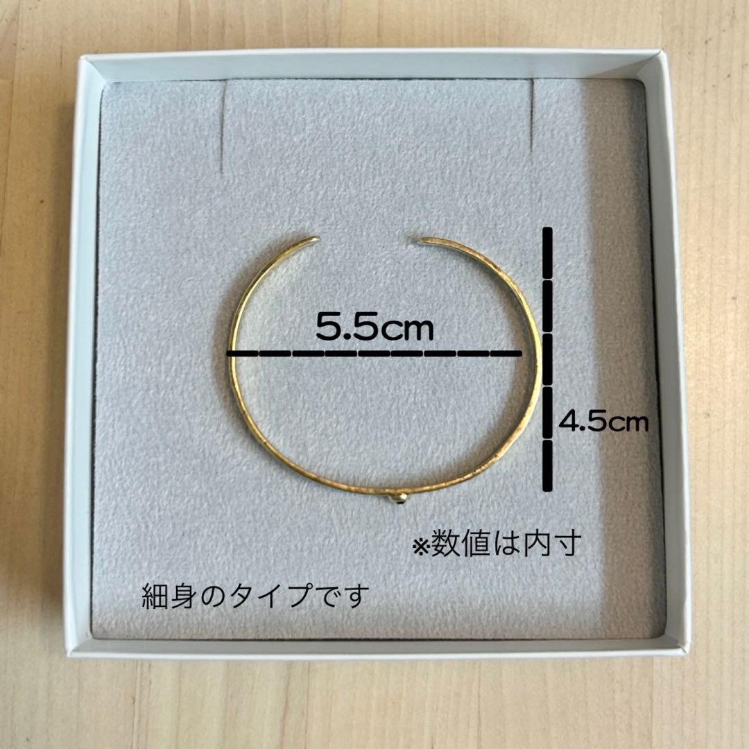 CHAN LUU ゴールド色のバングル ルビー付き