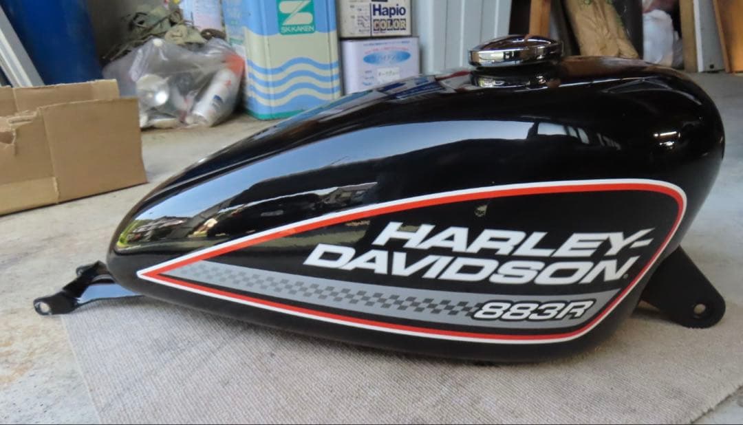 HARLEY-DAVIDSON 883R ブラックタンク