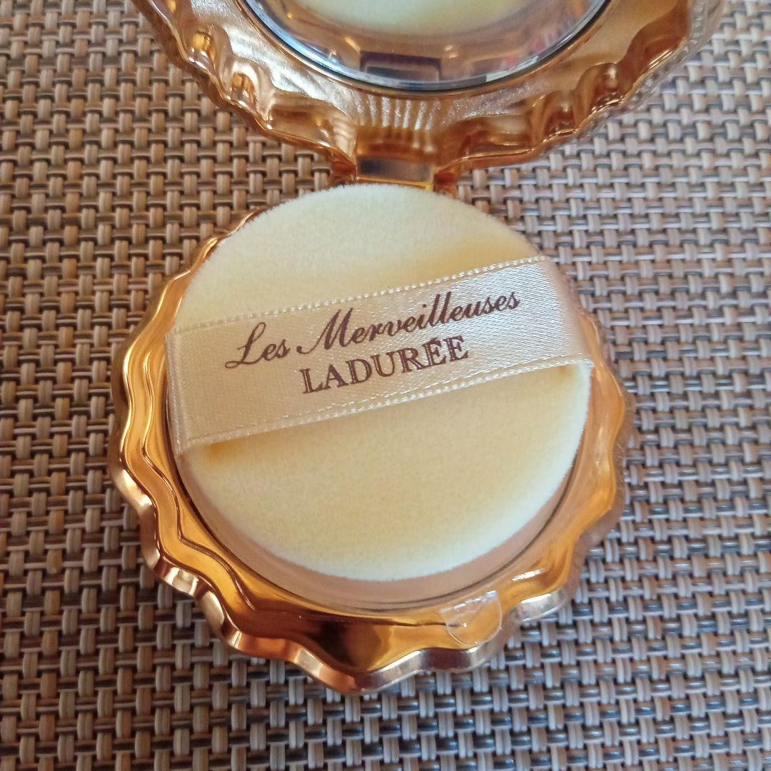 [美品]　ラデュレ リミテッド エディション パウダーケース パウダー付