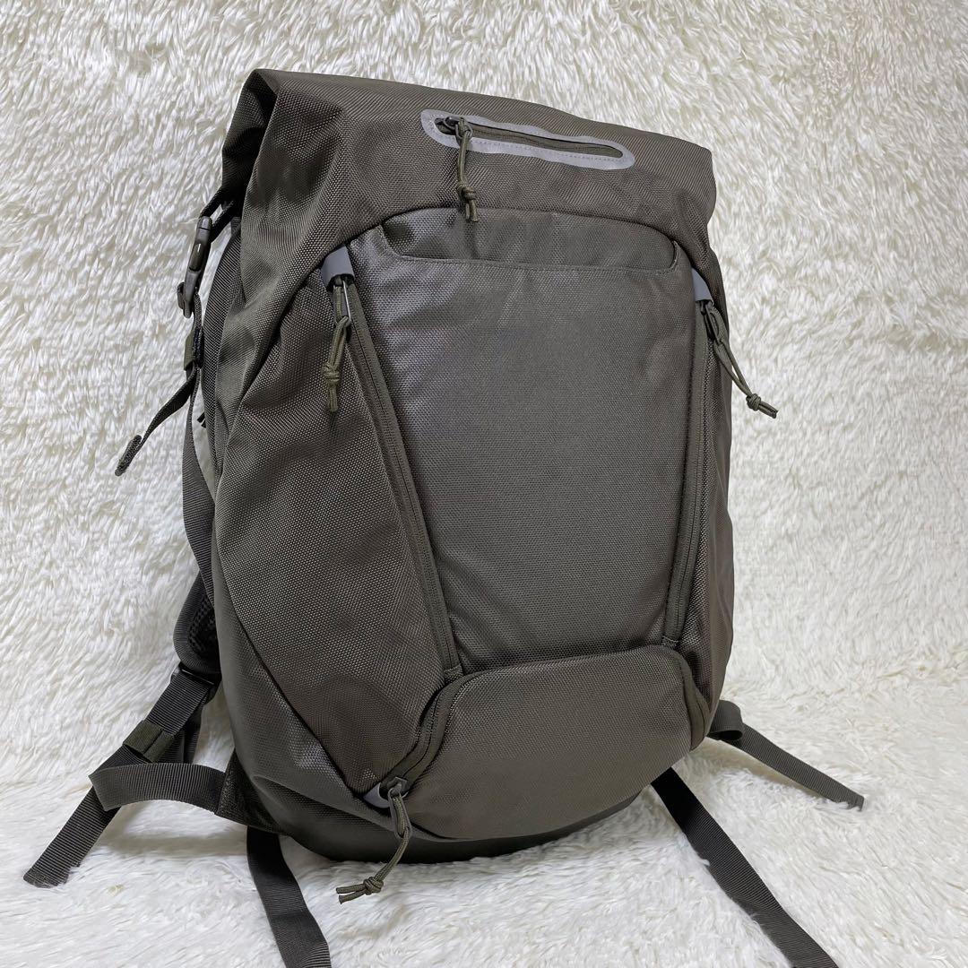 極美品✨5.11タクティカル　バックパック　リュック　ミリタリー　防水　完売品