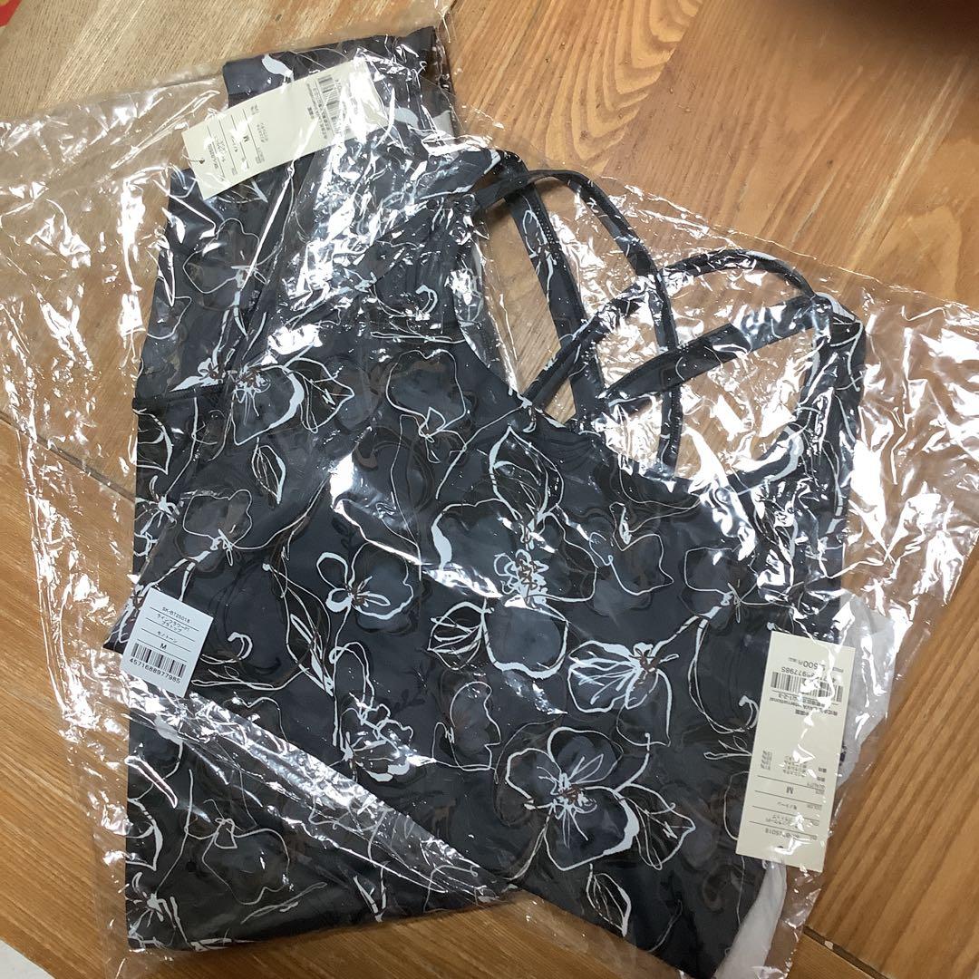 【SUKALA】ラインフラワープリントブラトップレギンス 2点セット モノトーン