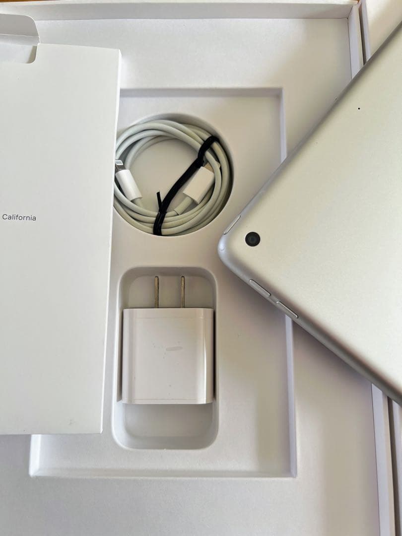 Apple iPad 第9世代 シルバー 256GB 10.2インチ Wi-Fi