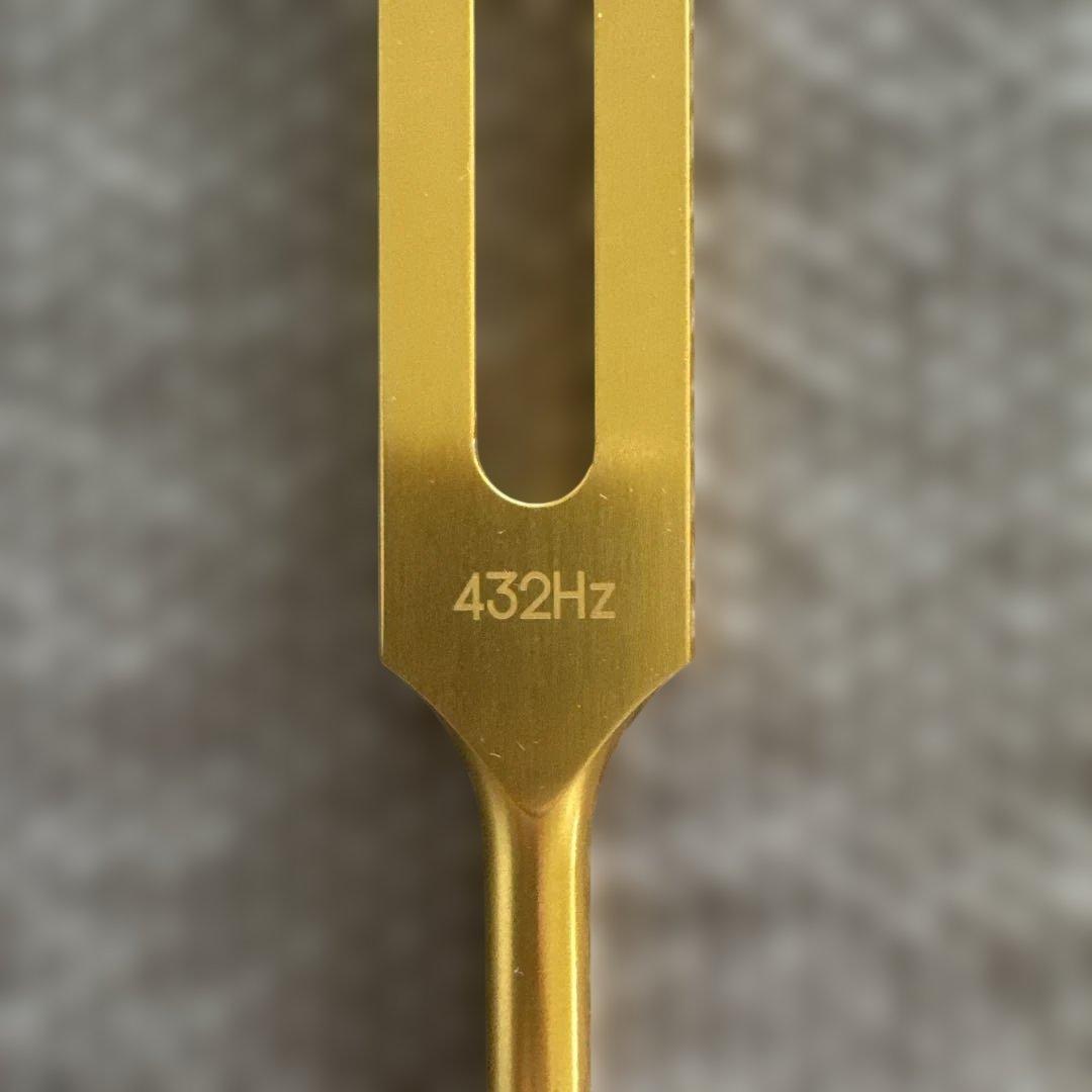 マドモアゼル愛　音叉、音叉箱、CD付き