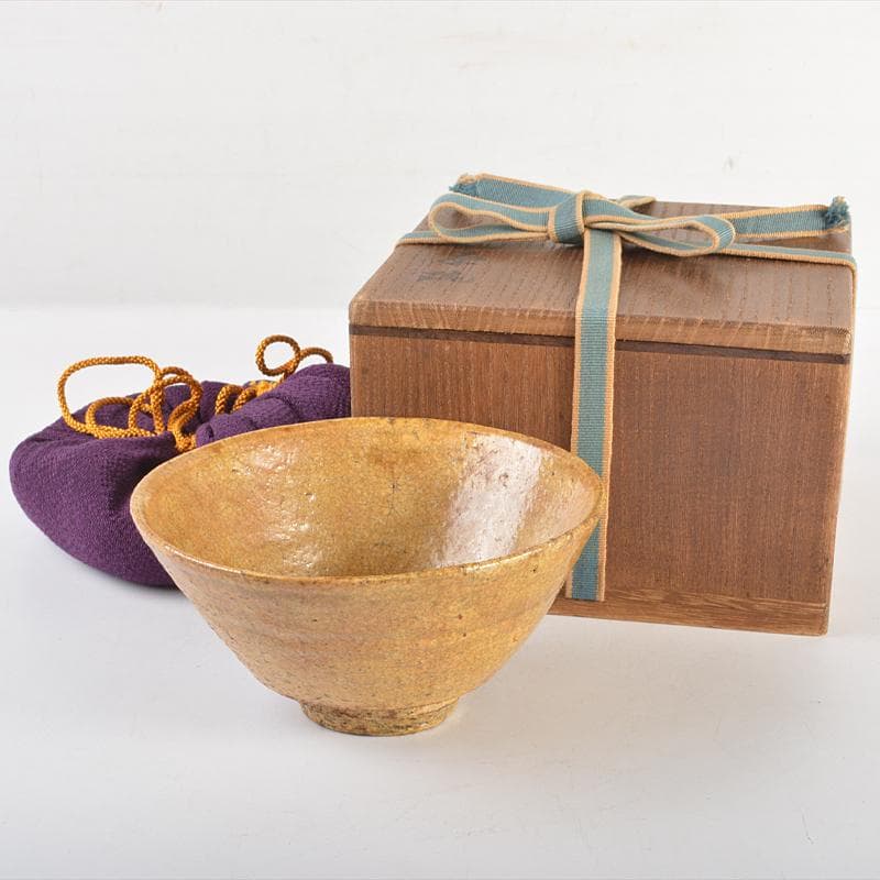 茶道具　伊羅保茶碗　銘「大黒」　仕覆付　 裏千家十一代玄々斎極め箱　MR6965