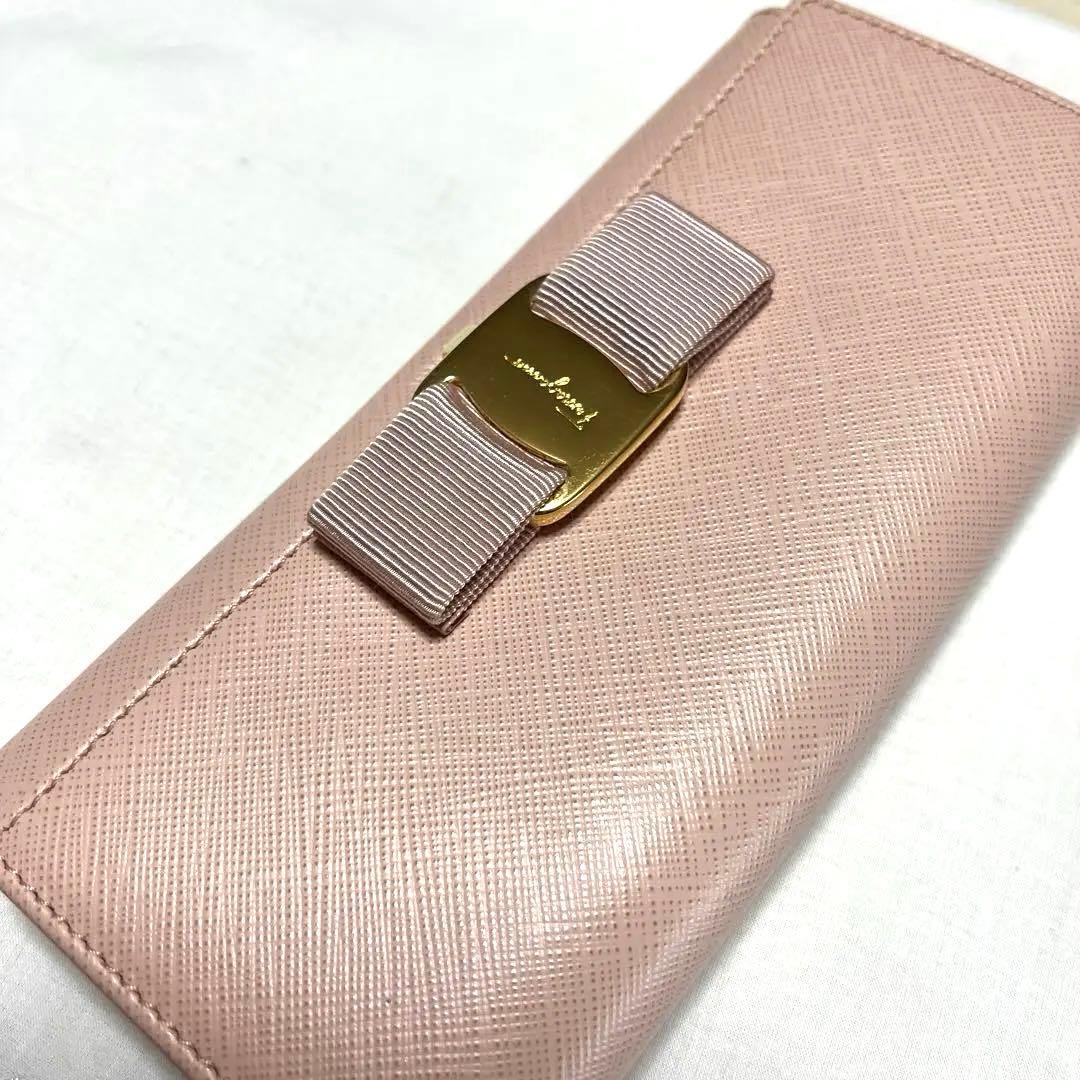 美品　フェラガモ　長財布　ヴァラリボン　レザー　ピンク