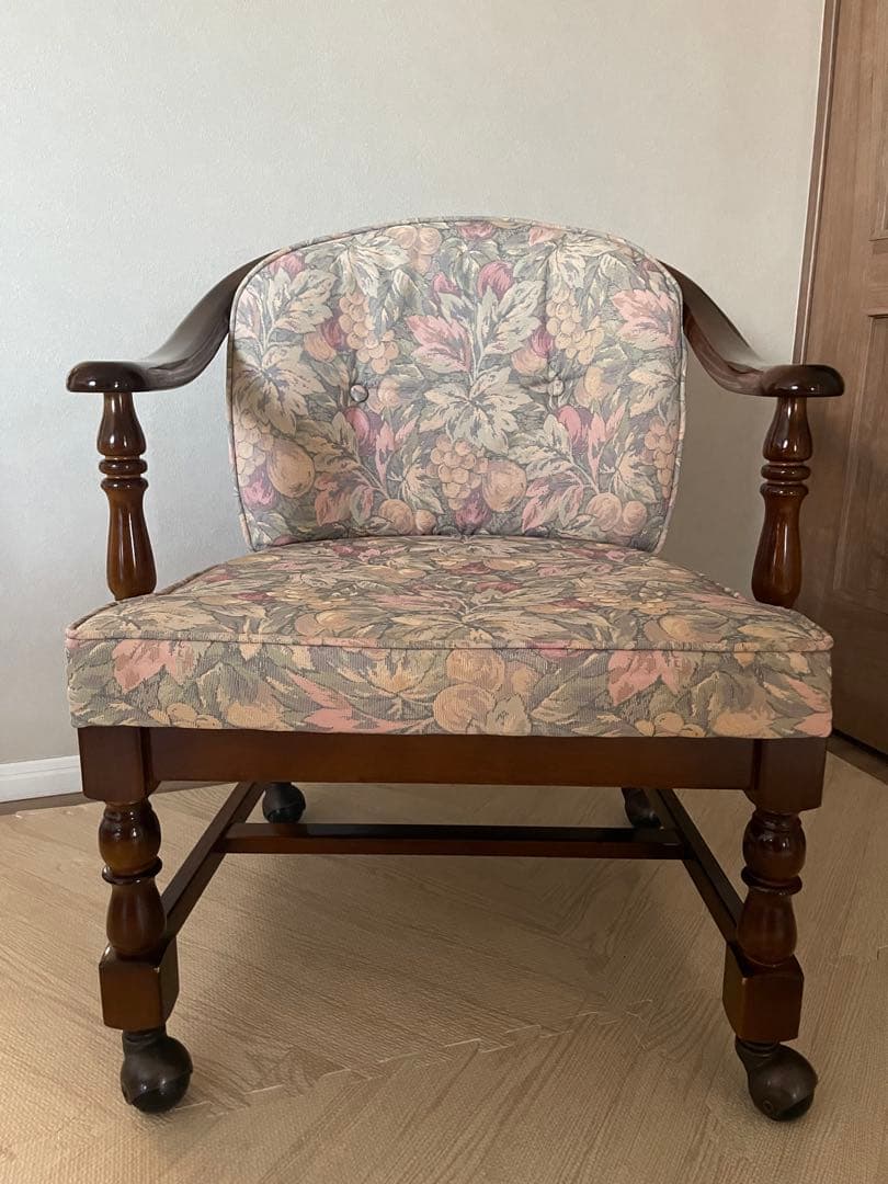 カリモク⭐︎コロニアル 肘掛けチェア(キャスター付)