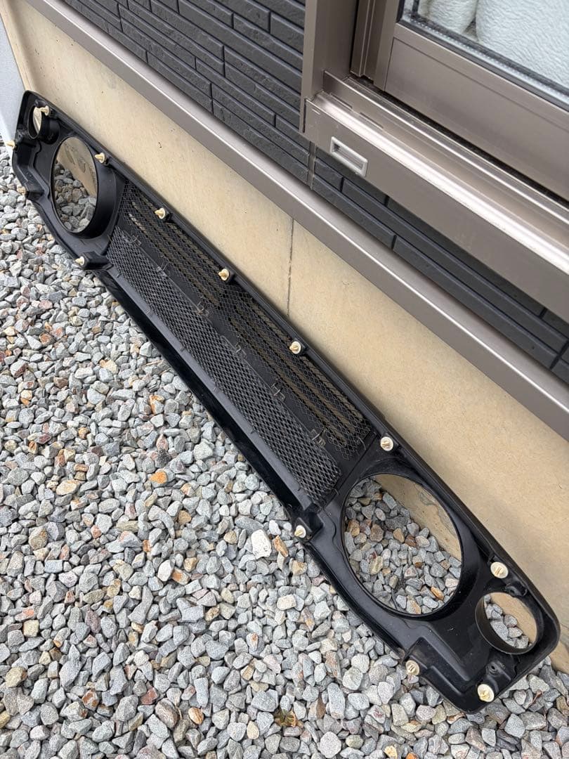 アウトクラスカーズ　グリル　ジムニー