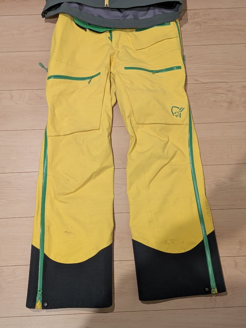 NORRONA スキーウェア ジャケットとパンツセット