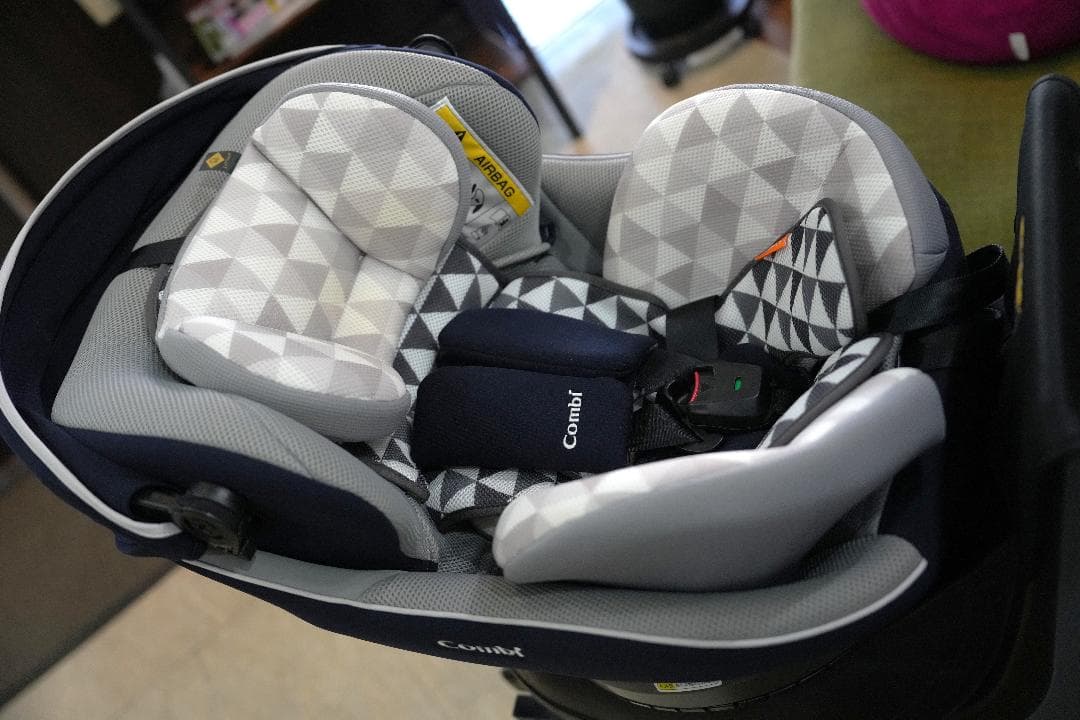 コンビ クルムーヴ スマート ISOFIX 　おまけ付　新生児～