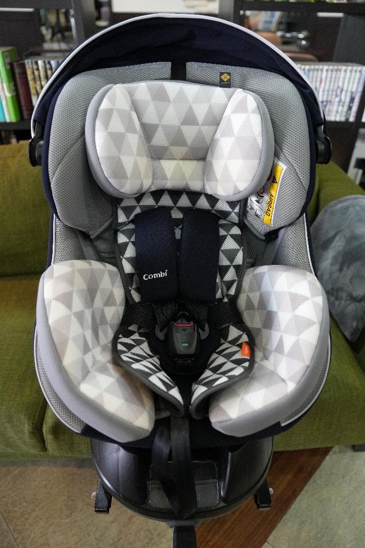コンビ クルムーヴ スマート ISOFIX 　おまけ付　新生児～
