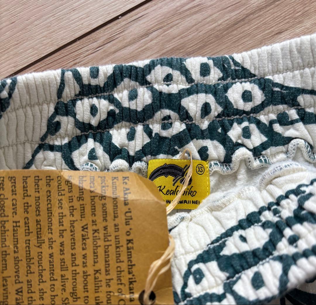 Kealopiko ケアロピコ　'Ulu柄スエットショートパンツ