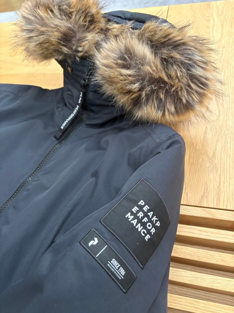 もっと更にお値下げ‼️peak performanceレディースコートMサイズ