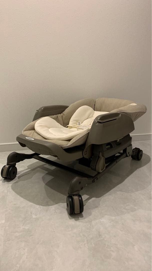 Combi ネムリラ tete a tete 電動スウィングチェア