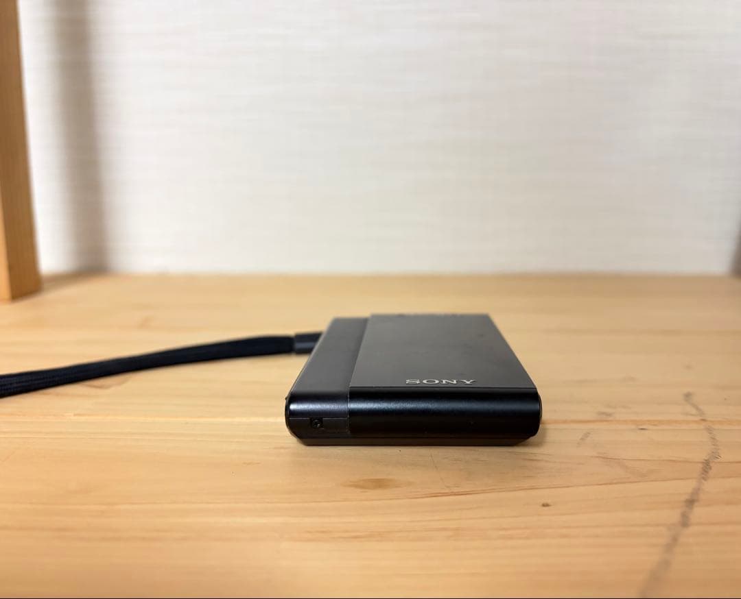 ソニー Cyber-shot DSC-T77