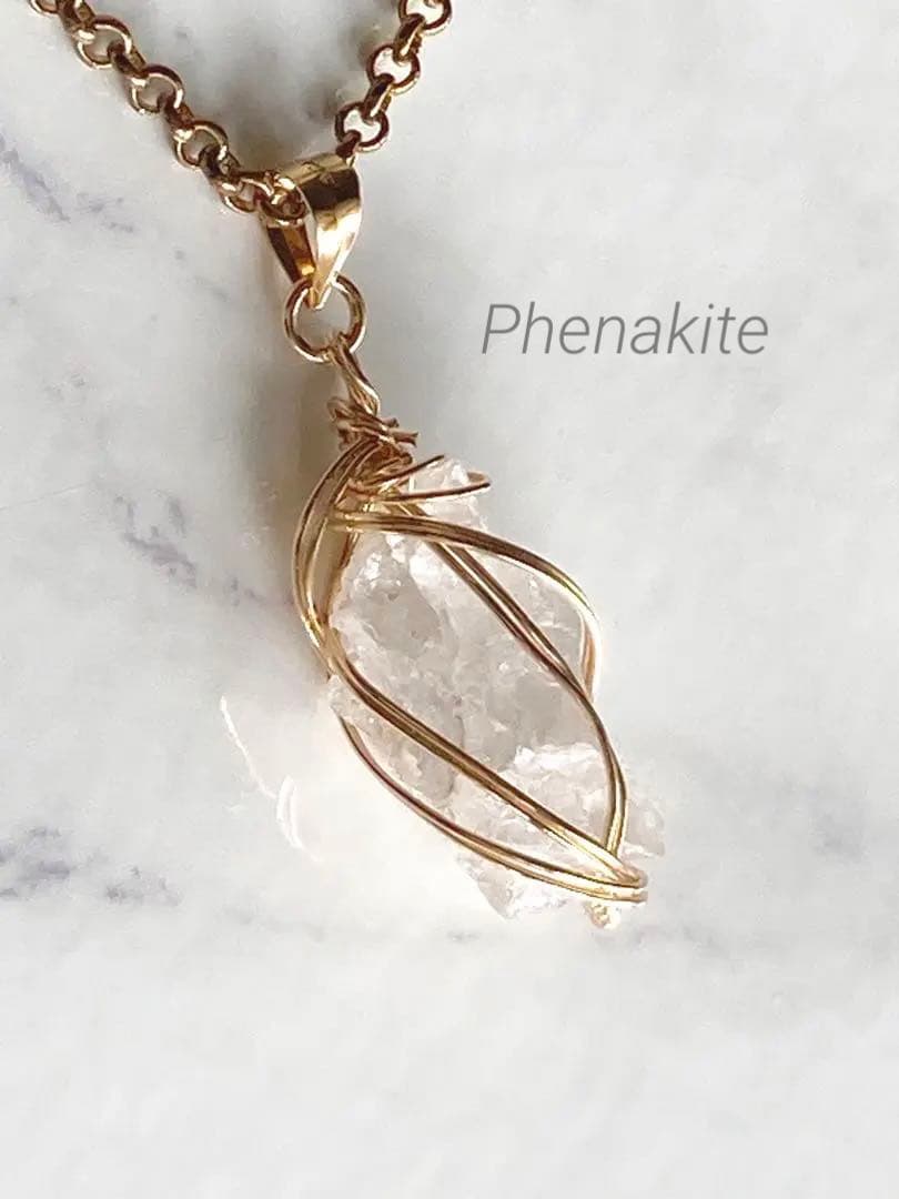 ロシア産　フェナカイト　原石　虹入り　14kgf ペンダントトップ