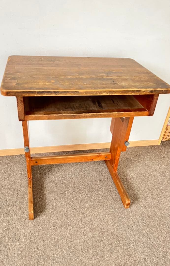 お早めに！人気のビンテージ木製　約縦45×横65 アンティーク学習机　レトロ