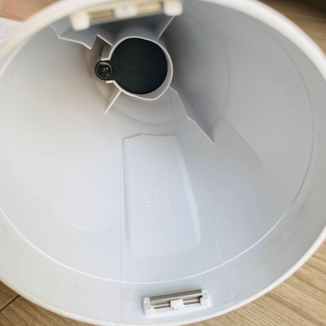 マキタ　充電式クリーナー　紙パックレス式 /コードレス　バッテリー及び充電器付き