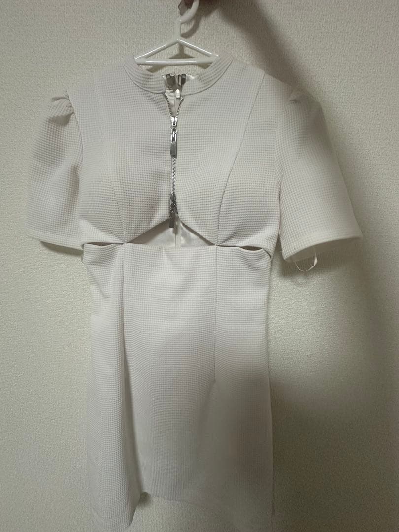 Robe de Fleurs ホワイトカットアウトドレス