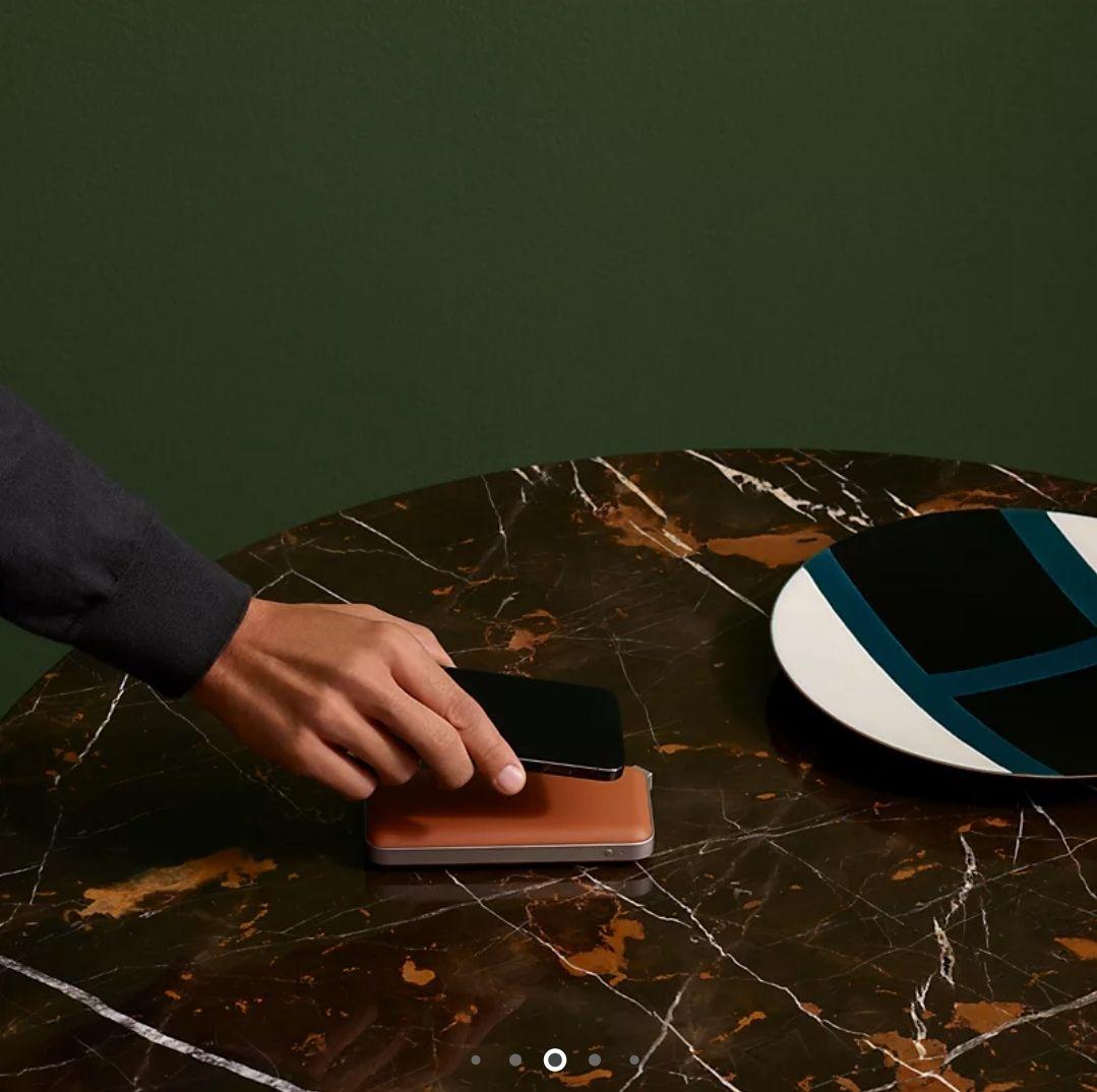 『新品未使用』HERMES モバイルバッテリー