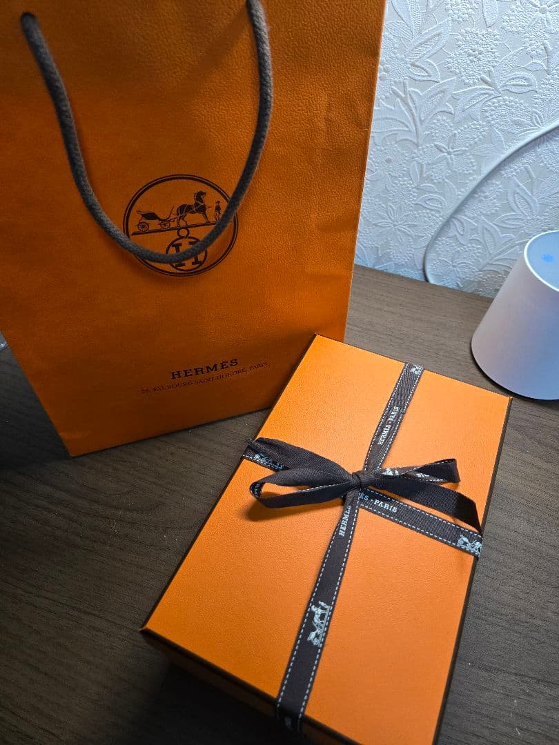 『新品未使用』HERMES モバイルバッテリー