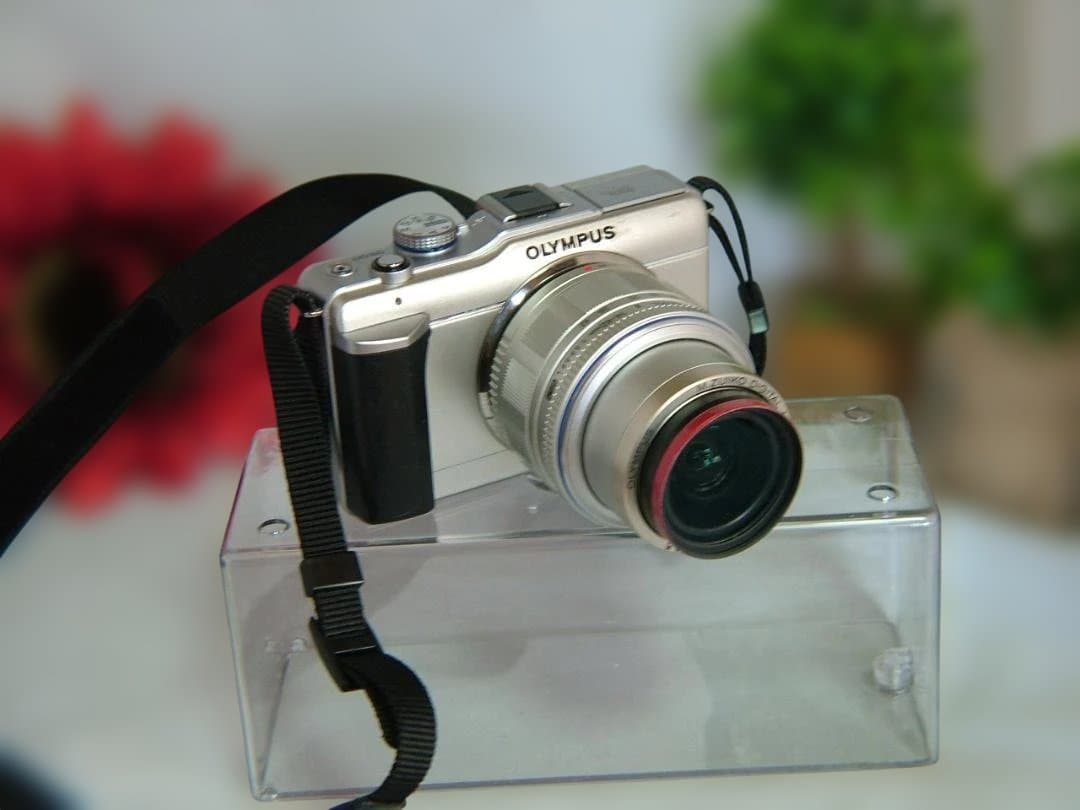 OLYMPUS EPL-1　　　M.ZUIKO 14-42mmシルバー