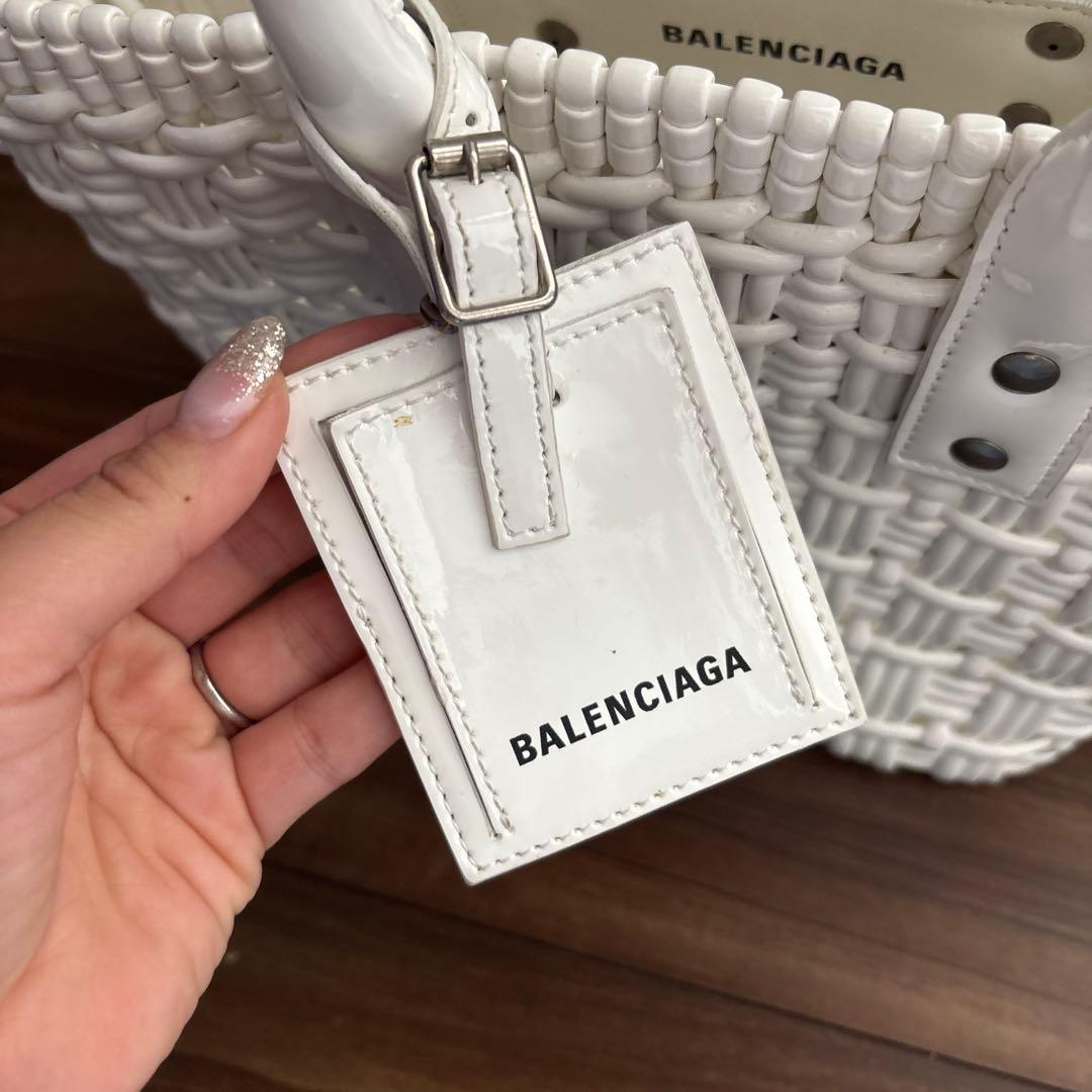 BALENCIAGA ホワイト かごバッグ
