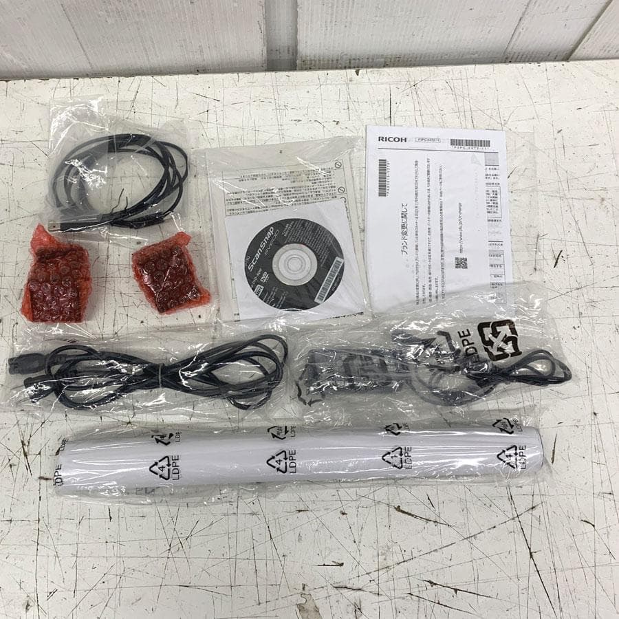 富士通 オーバーヘッドスキャナモデルScanSnap FI-SV600A-P