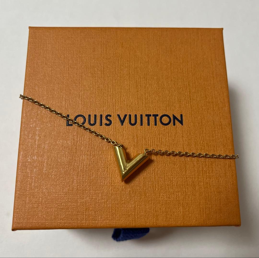 LOUIS VUITTON エッセンシャルV ネックレス　M61083