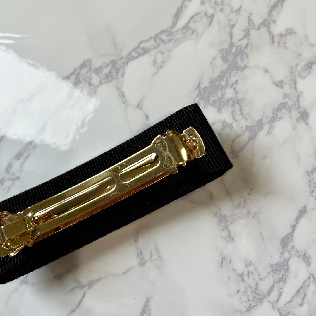 フェラガモ バレッタ　ブラック × ゴールド