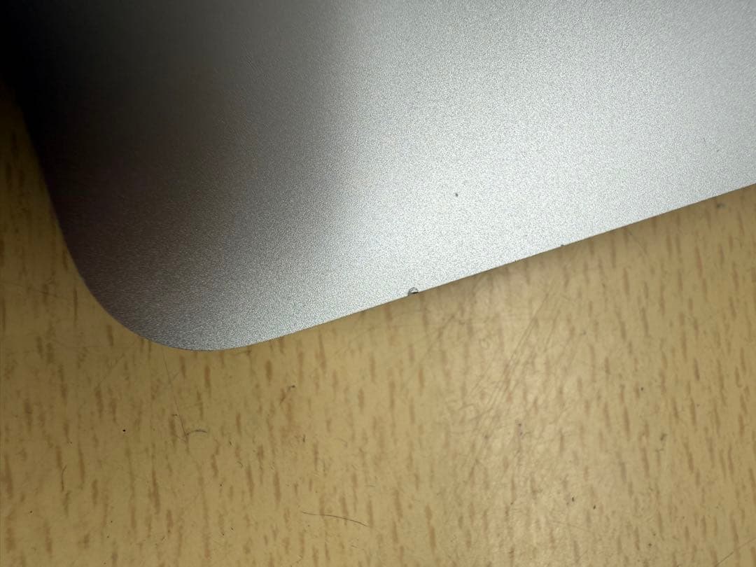 Apple MacBook Air(M1チップ)　13インチ　256GB