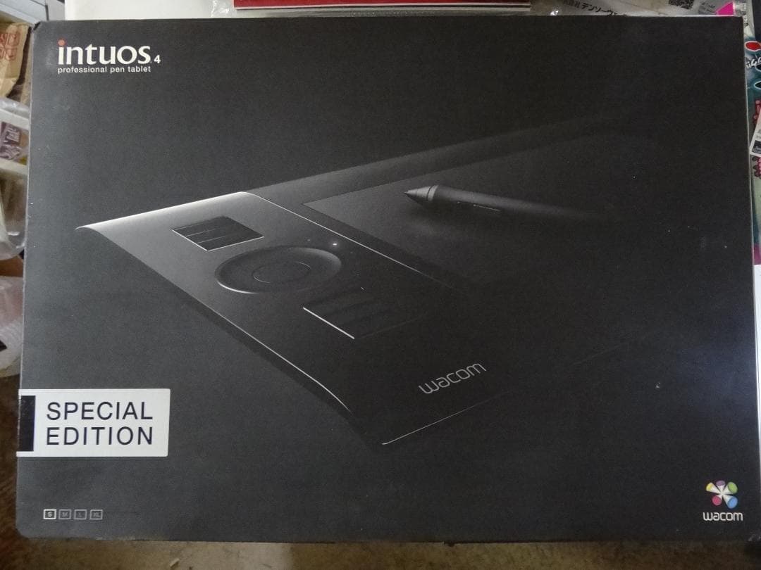 液タブ・ペンタブ intuos4(Special Edition) PTK-440/K4