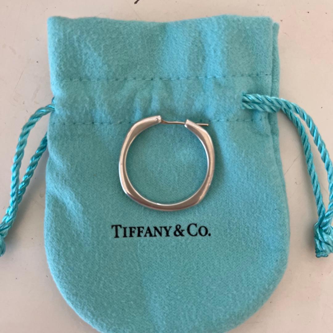 Tiffany & Co. シルバーフープピアス片耳