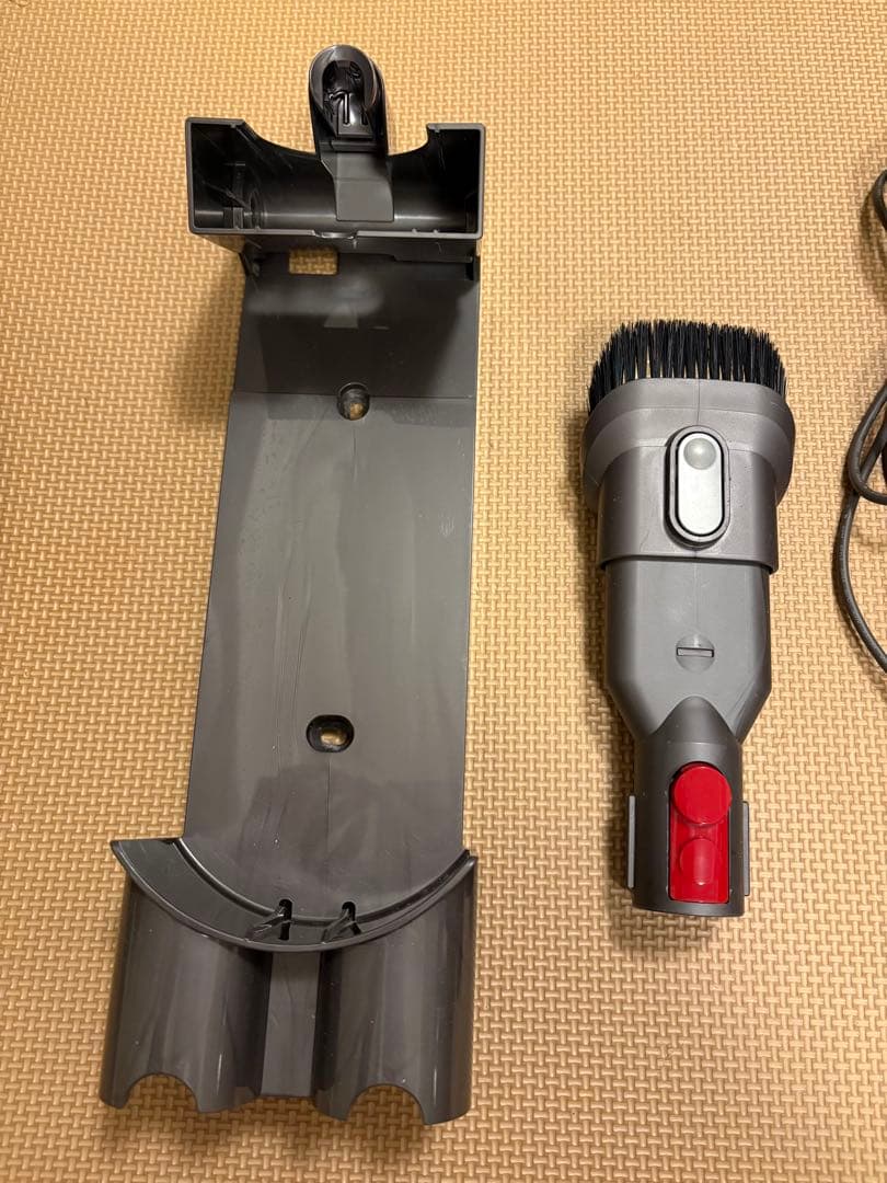 ダイソン　Dyson SV10 コードレスクリーナー　掃除機