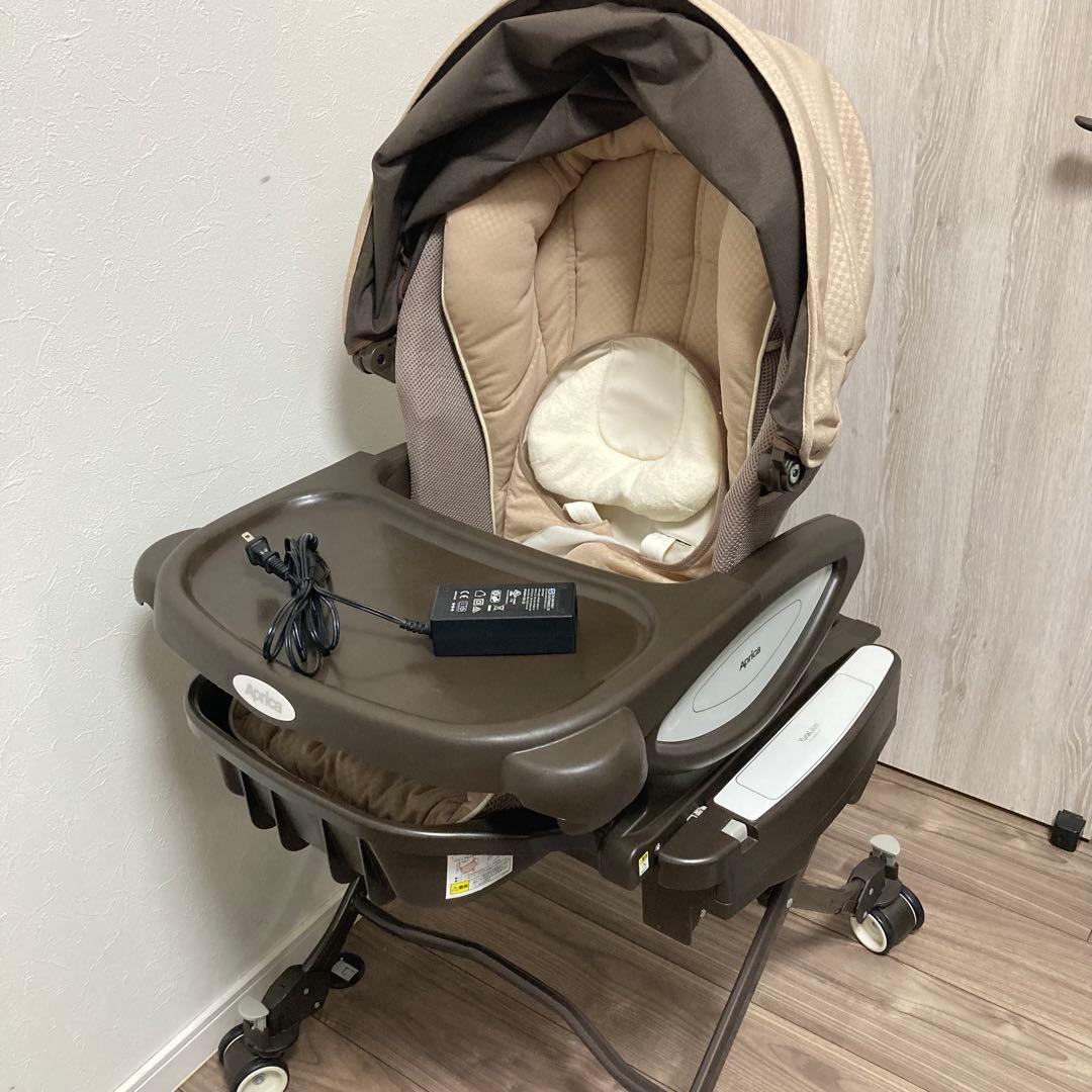 アップリカ　ユラリズム　オート　プレミアム　ベージュ