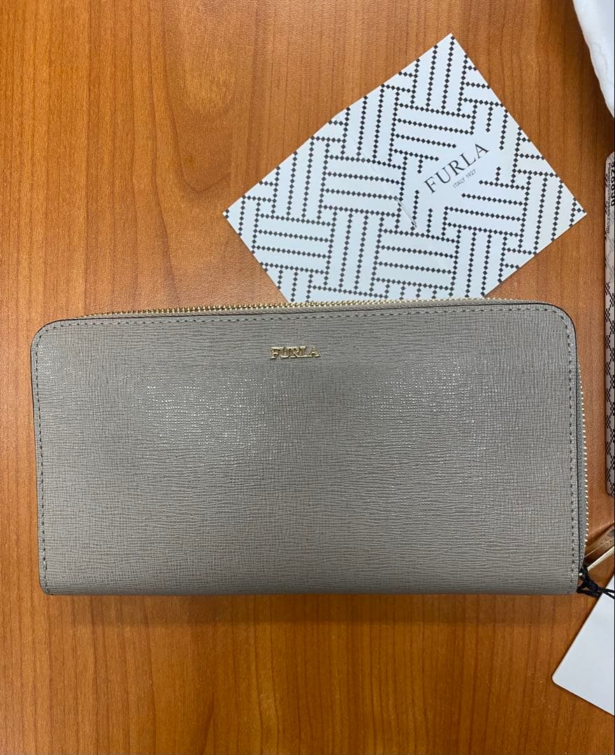 新品未使用品　フルラ　FURLA 長財布　カラーグレイッシュ