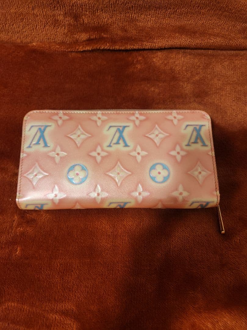 Louis Vuitton ヴェルニ　ジッピーウォレットピンク 長財布