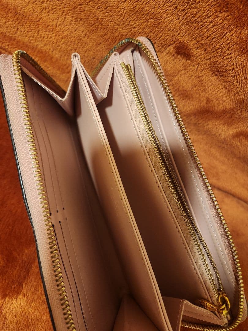 Louis Vuitton ヴェルニ　ジッピーウォレットピンク 長財布