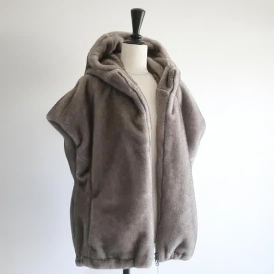 完売　BETOUPE　/　ECOPEL Fur　エコファー　フーディーベスト