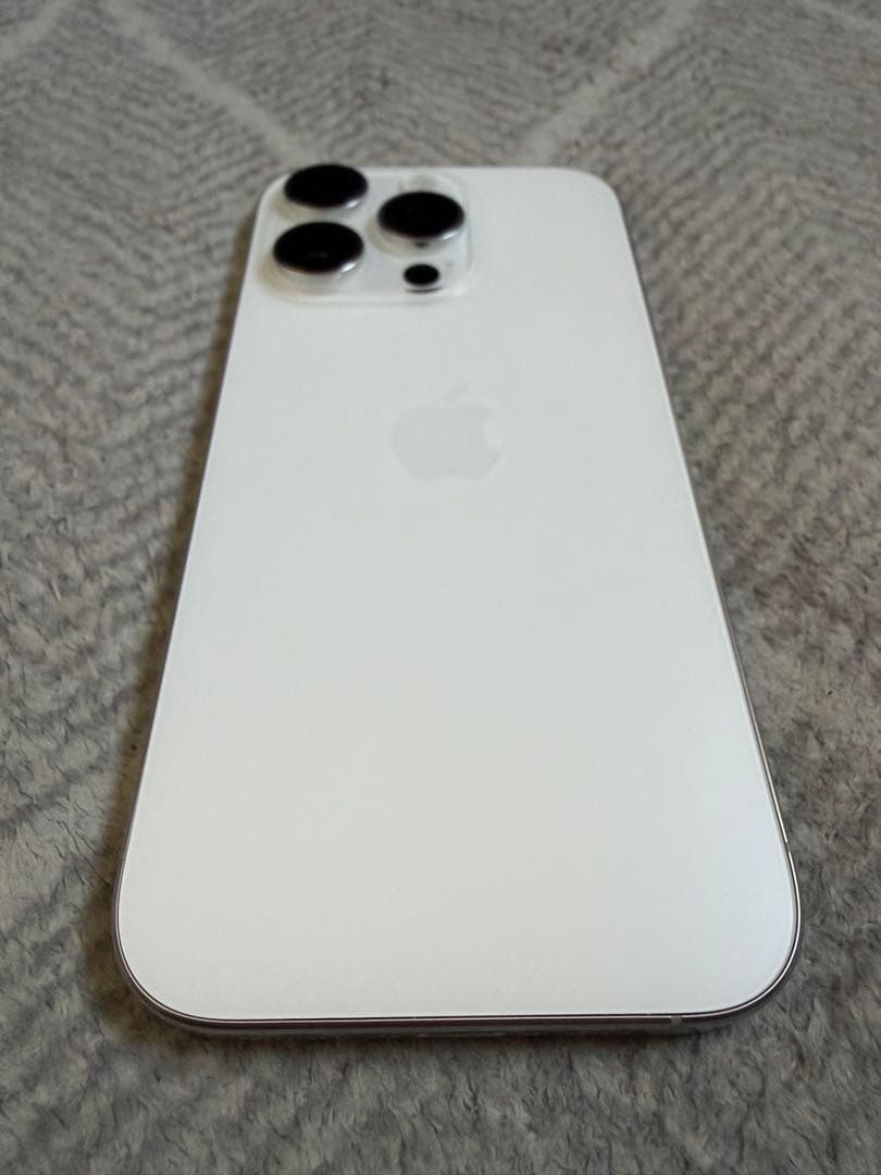 【美品】iPhone 16 Pro 258GB 本体　ホワイトチタニウム