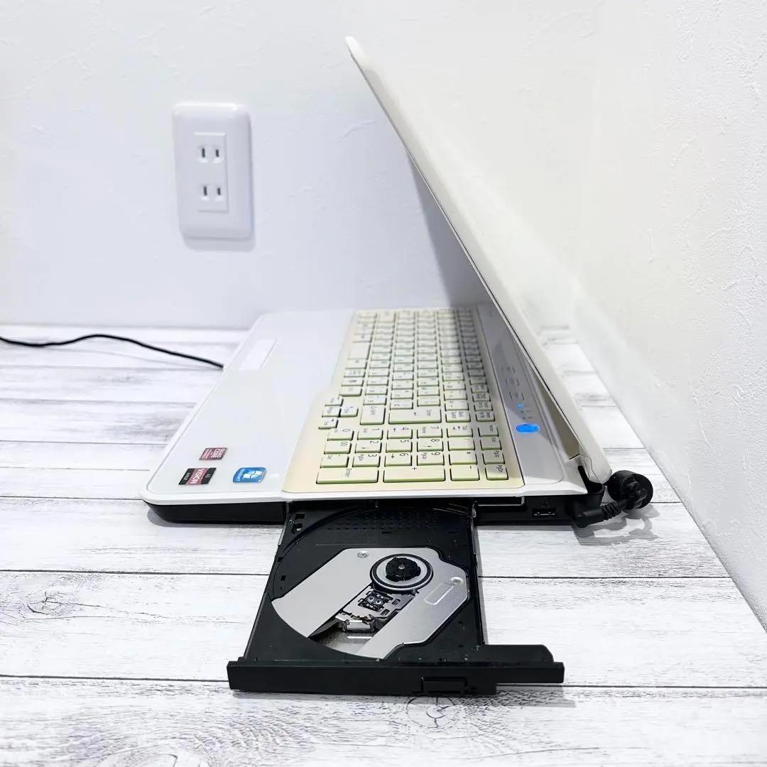 【美品❤️】HDD640GBカメラ内蔵の東芝ノートパソコン/動作良好♪ブルーレイ