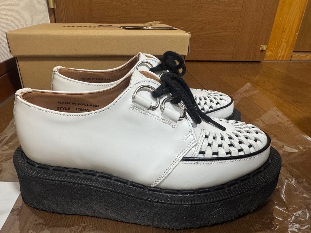 E COX ホワイトレザー ローファー　サイズ4