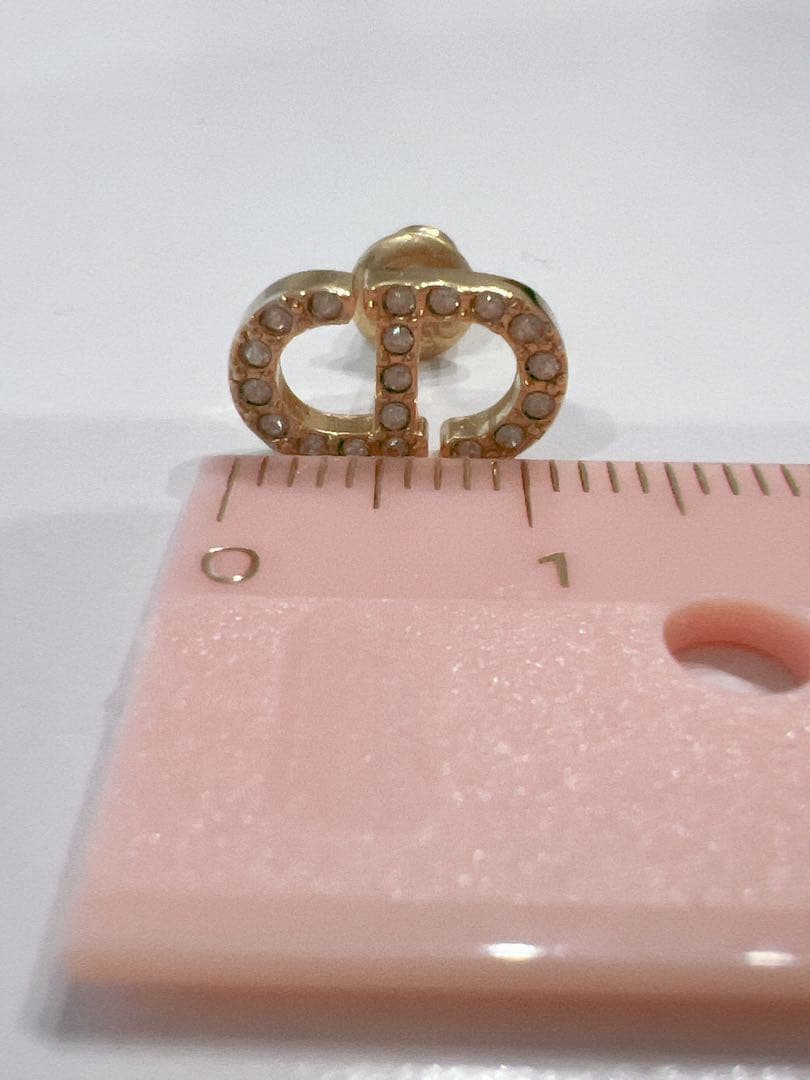 Diorゴールド Petit CD スタッドピアス クリスタル ピアス(片耳用)