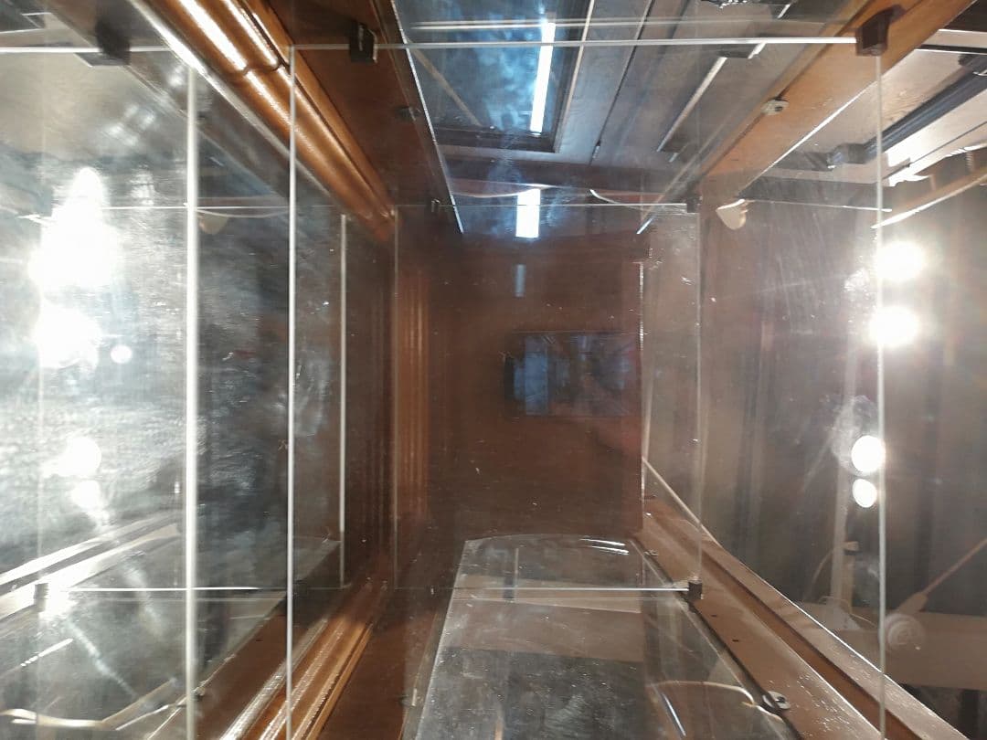 M●225送料込☞ヴィンテージ☜キュリオケース　時計付き飾り棚