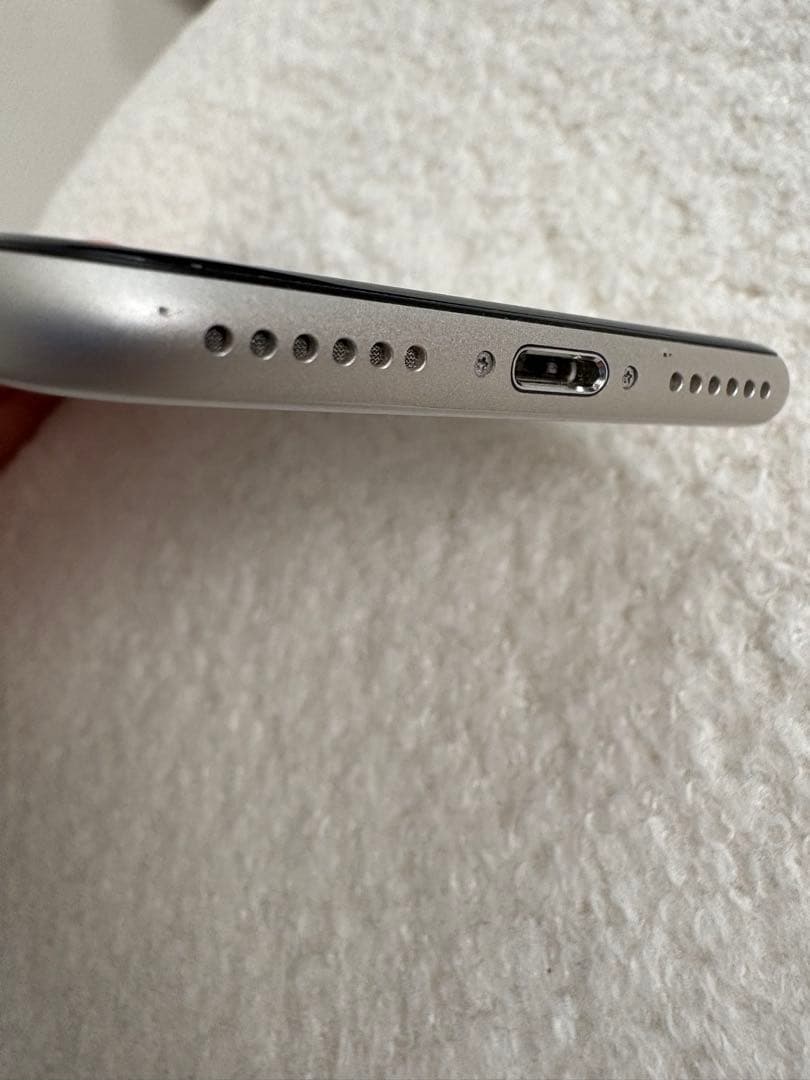 iPhone SE (第3世代) 白 64GB 本体のみ