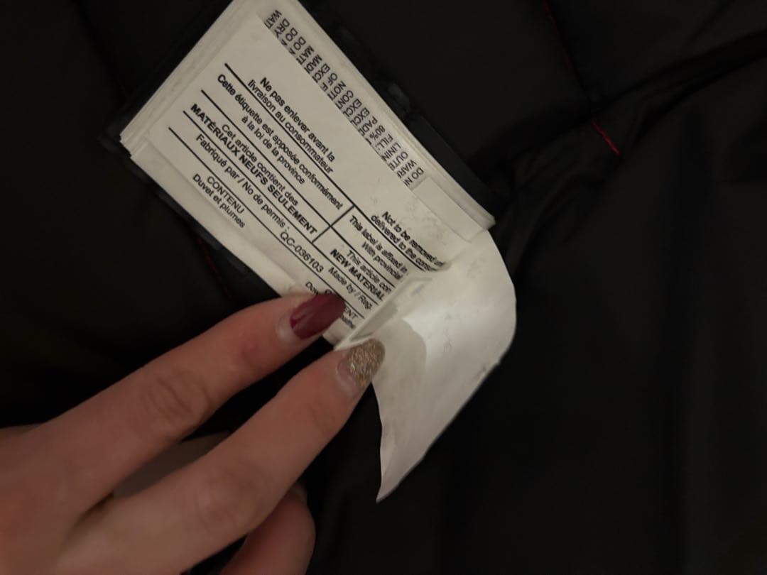   赤 ダウンベスト　美品　セール価格