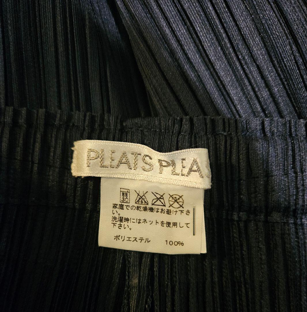 プリーツプリーズ　イッセイミヤケ　パンツ　ボトムス