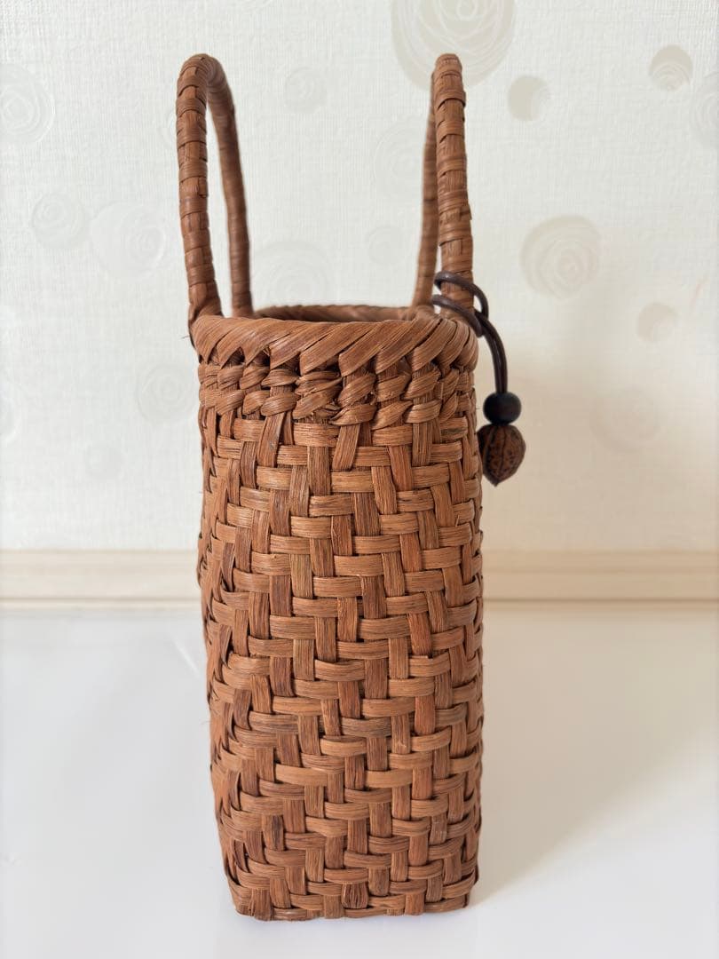 【未使用に近い】山葡萄（山ぶどう）かごバッグ　カゴバッグ　籠バッグ